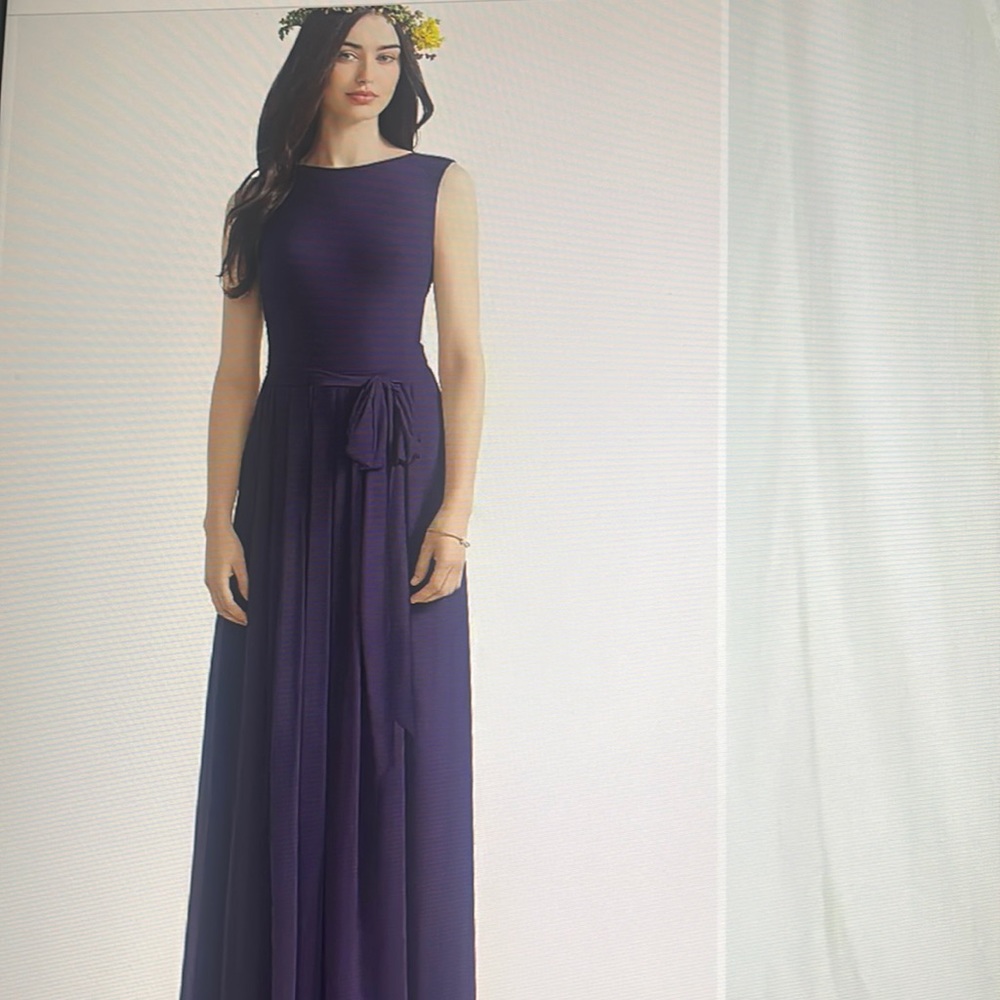 NWT Social full length sleeveless dress.  Size 8